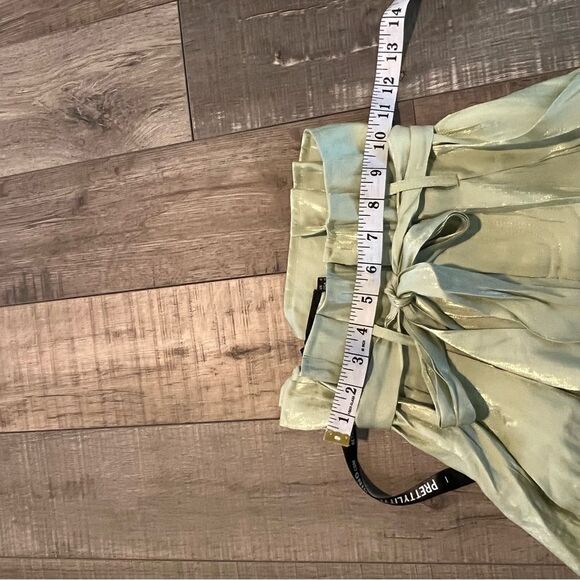 Pretty little things Sage Shimmer Paperbag Shorts size 4 - Picture 3 of 12